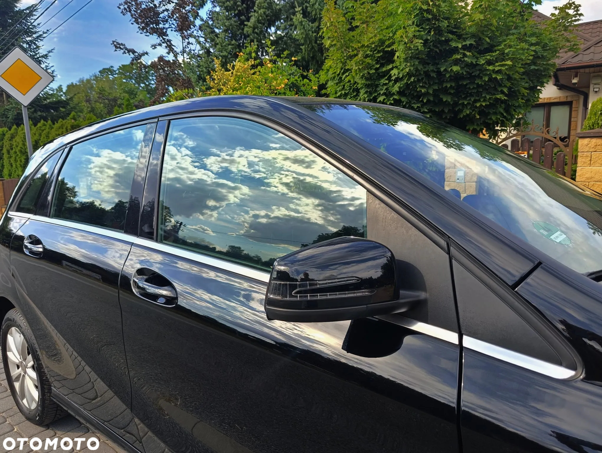 Mercedes-Benz Klasa B 180 (BlueEFFICIENCY) - 36