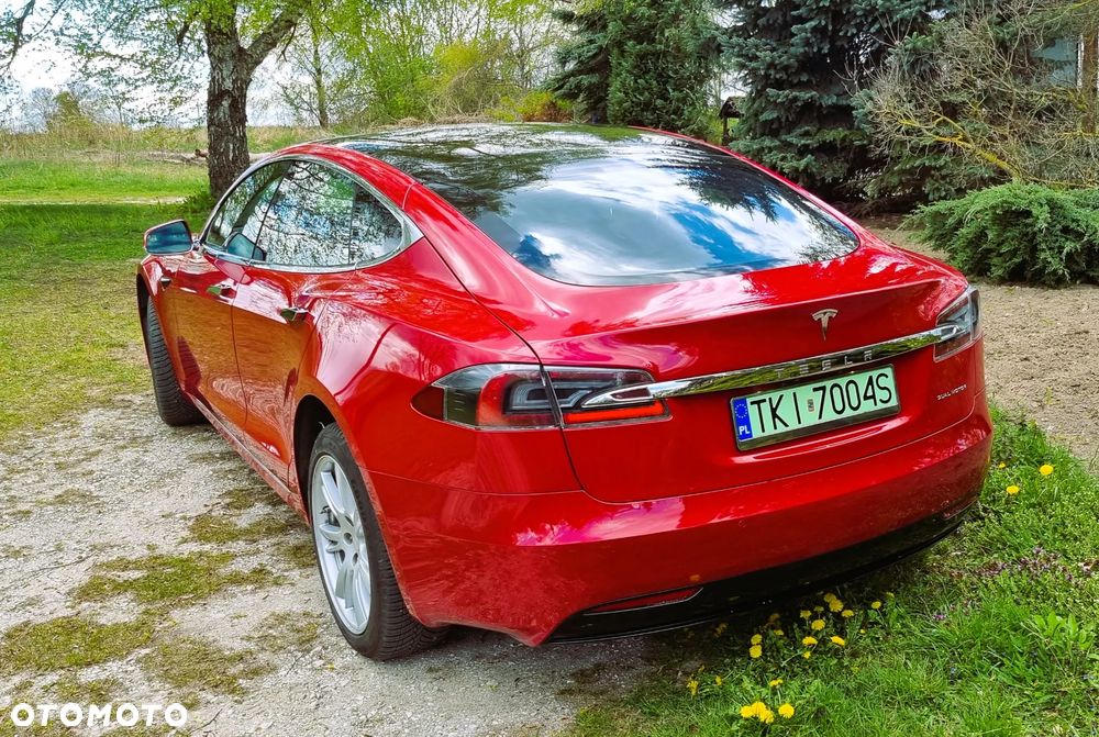 Tesla Model S - 4