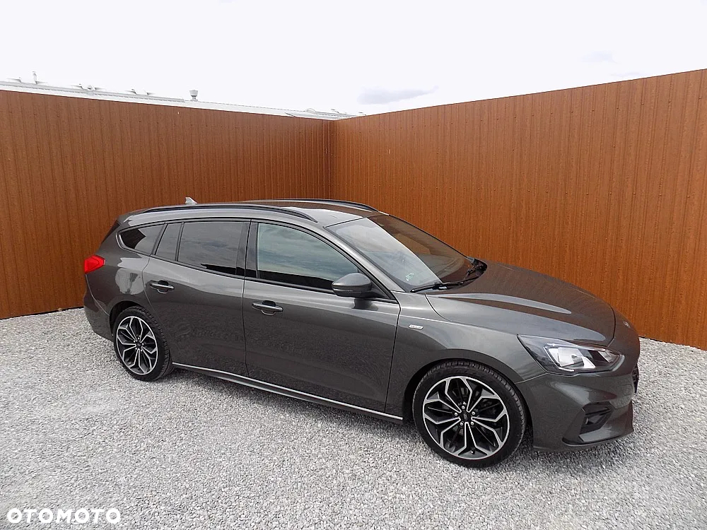 Ford Focus Turnier 1.5 EcoBlue Start-Stopp-System ST-LINE DESIGN - 33