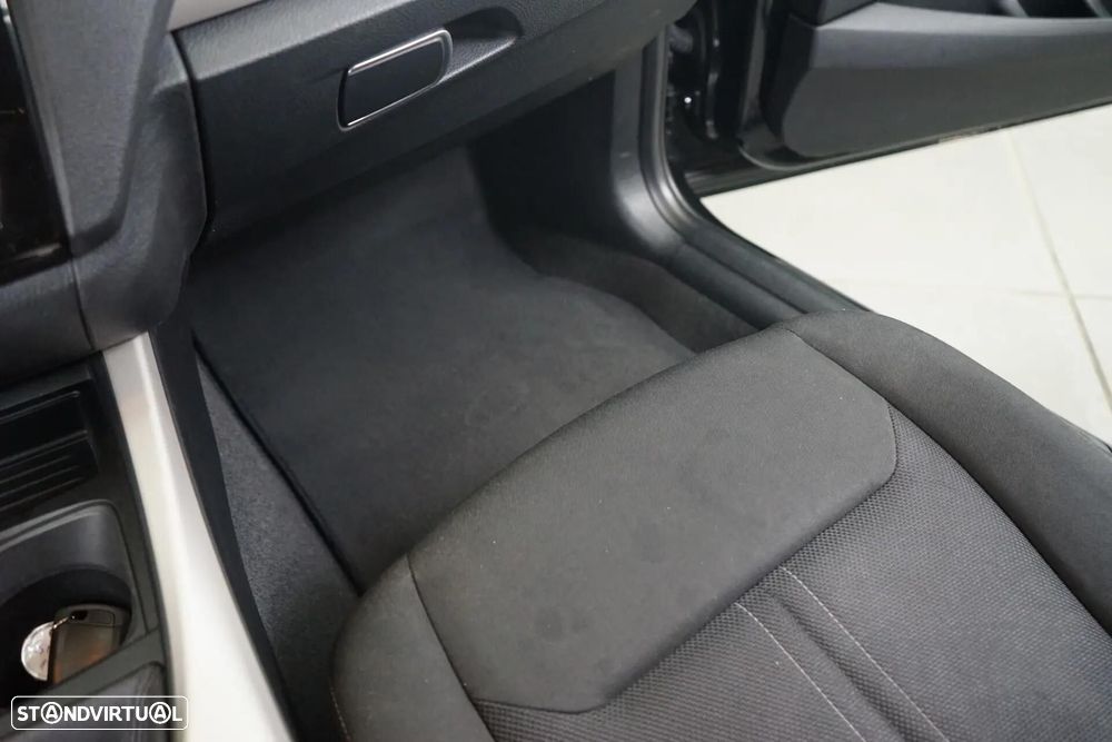 BMW 116 d Luxury Line - 37