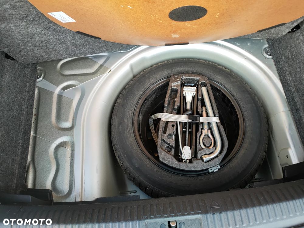 Volkswagen Polo 1.4 16V Comfortline DSG - 11