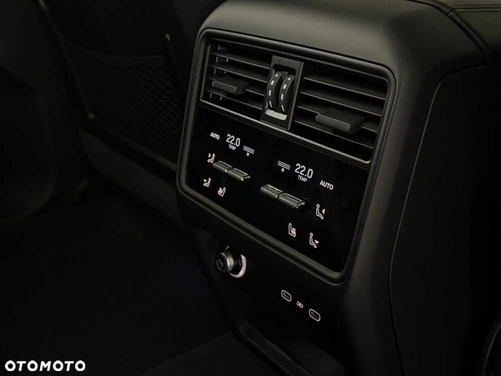 Porsche Cayenne - 31
