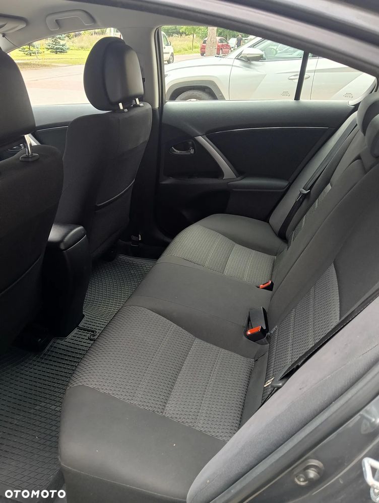Toyota Avensis - 6