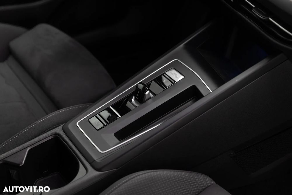 Volkswagen Golf 1.4 eHybrid OPF DSG Style - 32