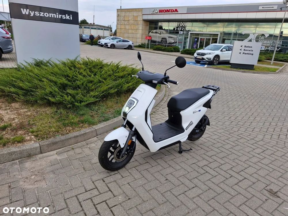 Honda EM1 - 1