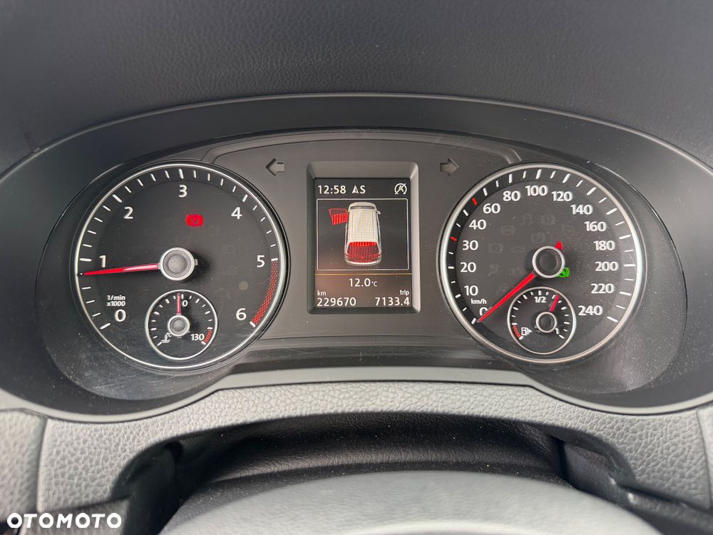 Volkswagen Sharan - 11