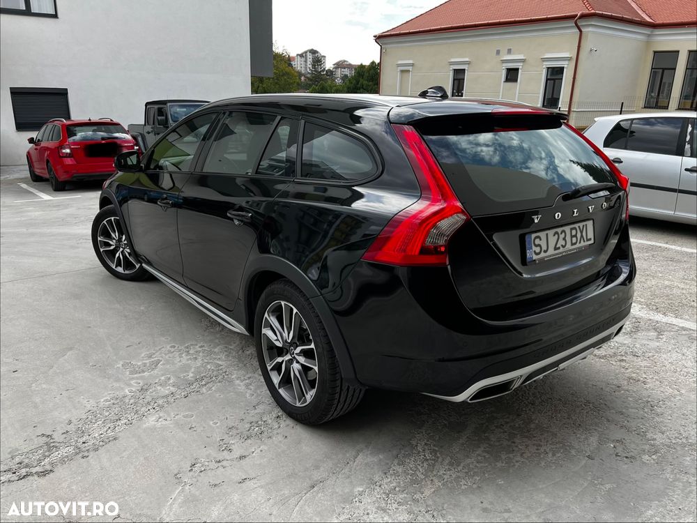 Volvo V60 Cross Country D3 Geartronic Summum - 3