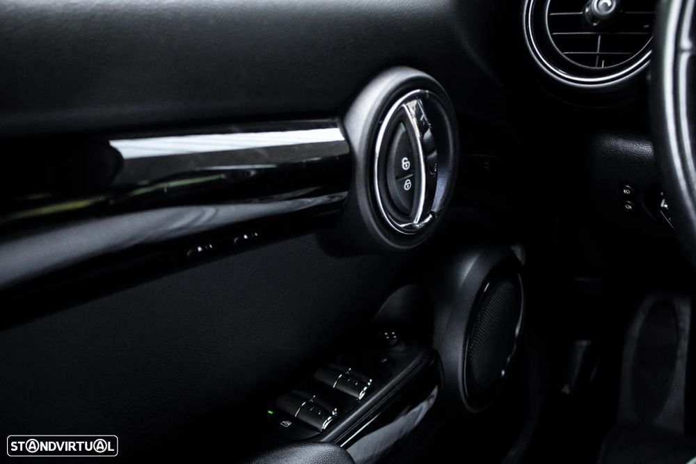 MINI 5 Portas Cooper SD Aut. - 19