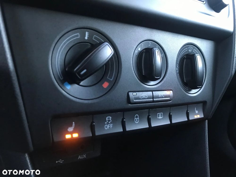Skoda RAPID 1.2 TSI Edition - 29