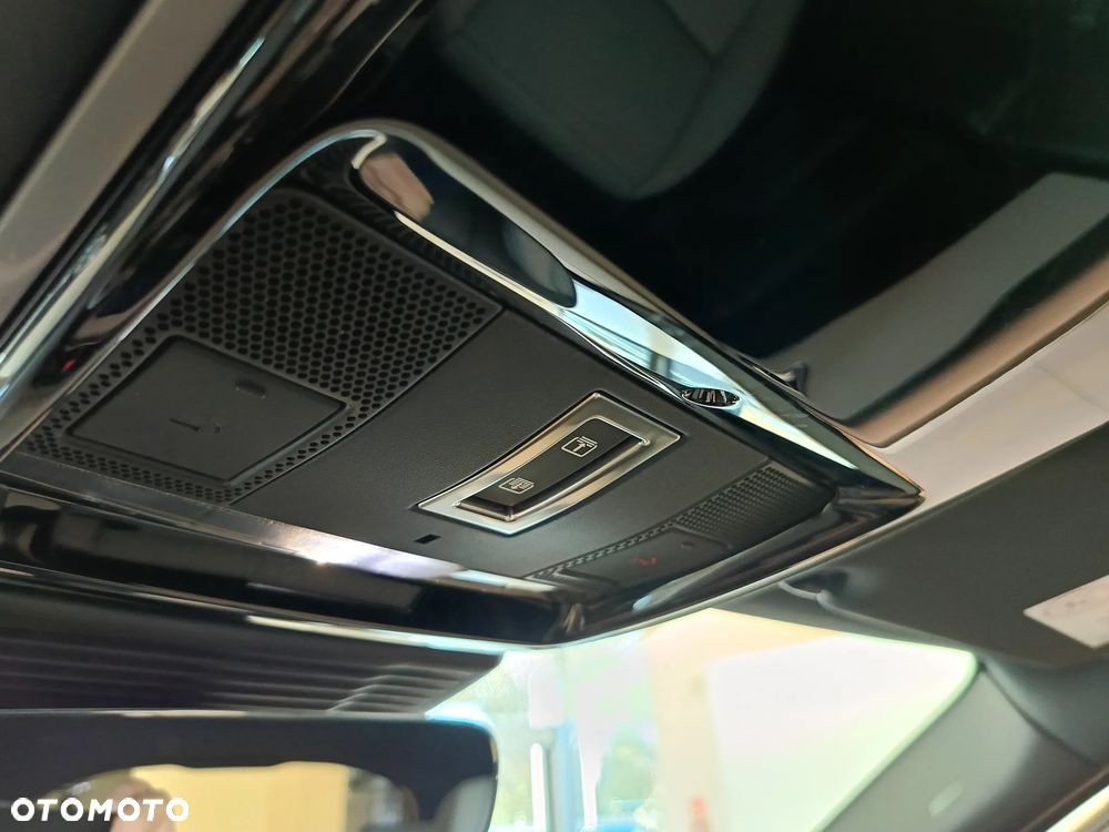 Land Rover Range Rover Velar 2.0 P400e PHEV Dynamic SE - 31