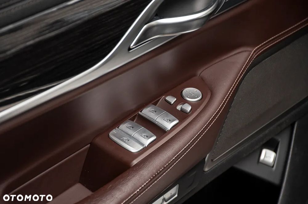 BMW Seria 7 730d xDrive - 21