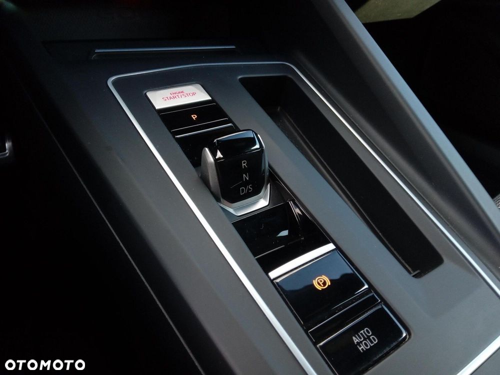 Volkswagen Golf VIII 2.0 TSI GTI DSG - 25