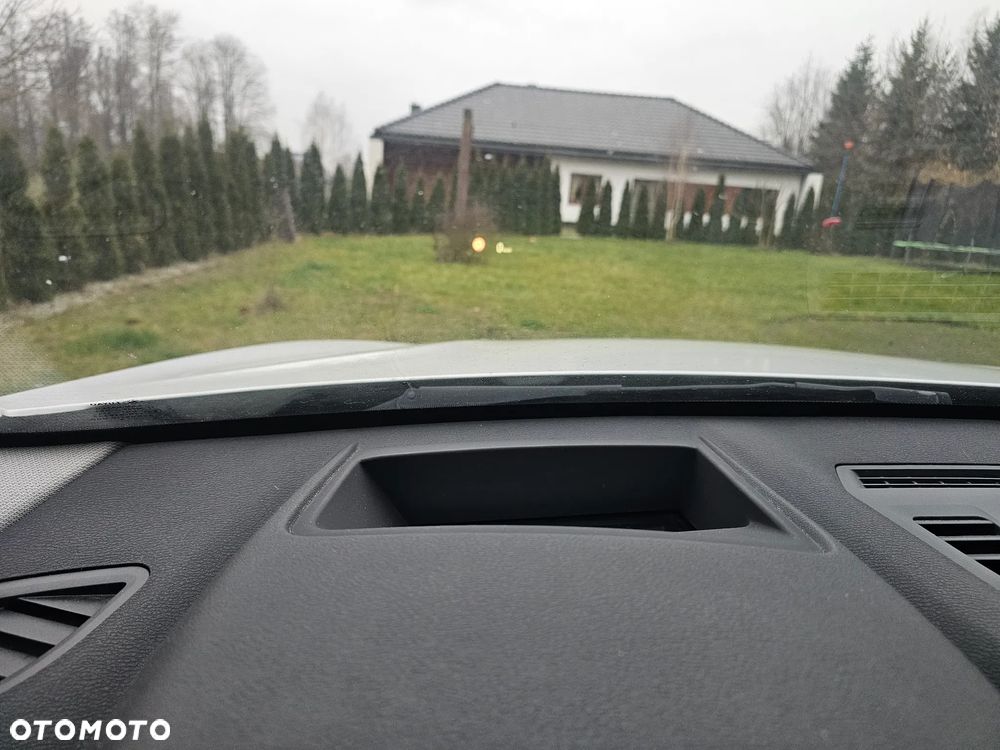 BMW X1 xDrive18d Sport Line - 23