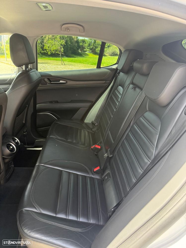 Alfa Romeo Stelvio 2.2 D Sprint AT8 - 7