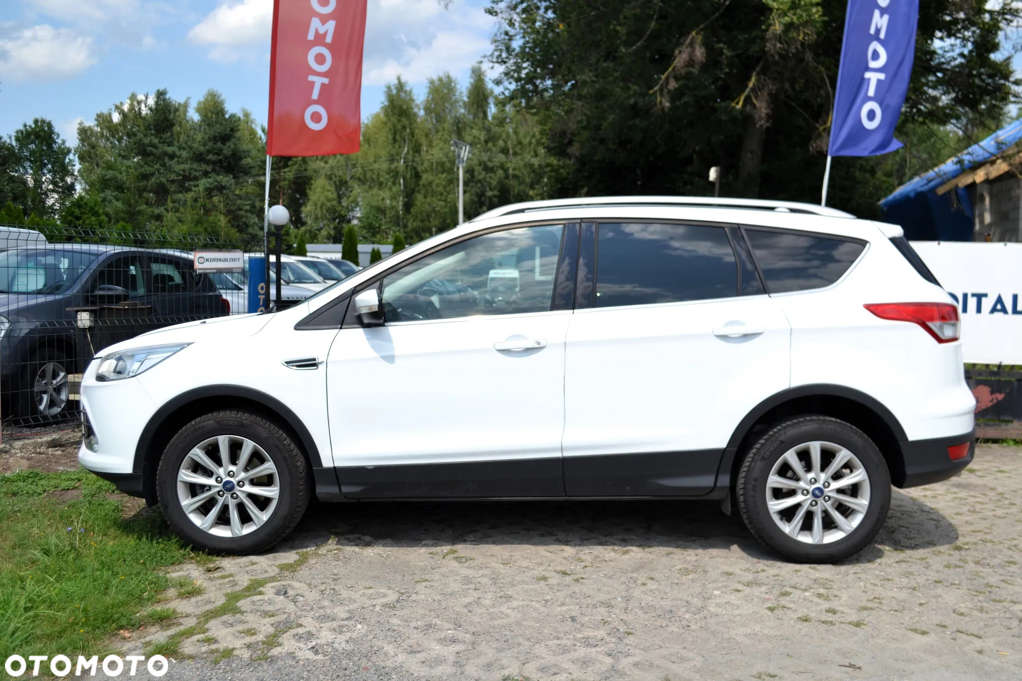 Ford Kuga 2.0 TDCi 2x4 Titanium - 13
