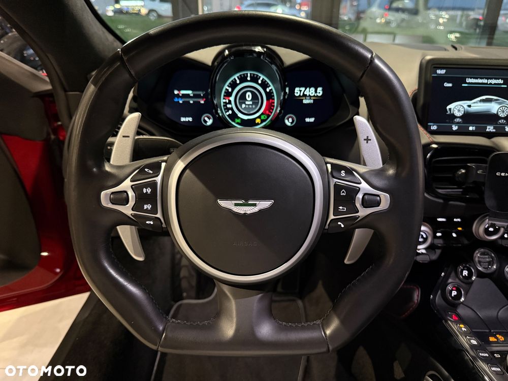 Aston Martin Vantage - 14