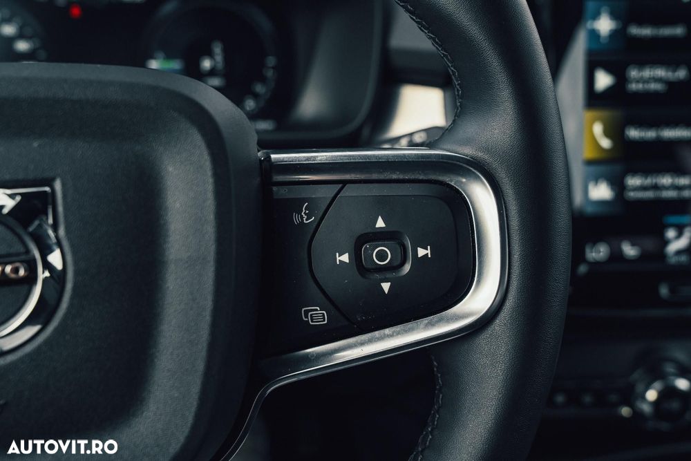 Volvo XC 40 Recharge T5 Twin Engine AT7 R-Design Expression - 24