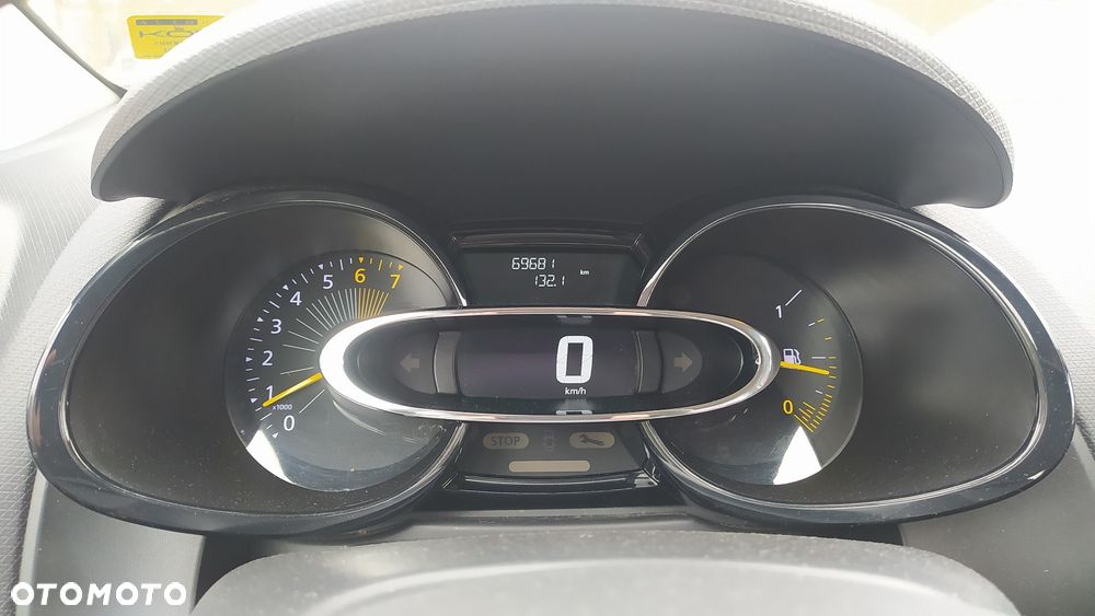 Renault Clio 1.2 16V 75 Life - 12