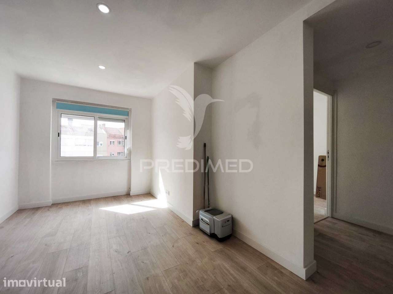 T2+1 Totalmente Remodelado | Odivelas | Cozinha Equipada | 349.000 € - Grande imagem: 2/18