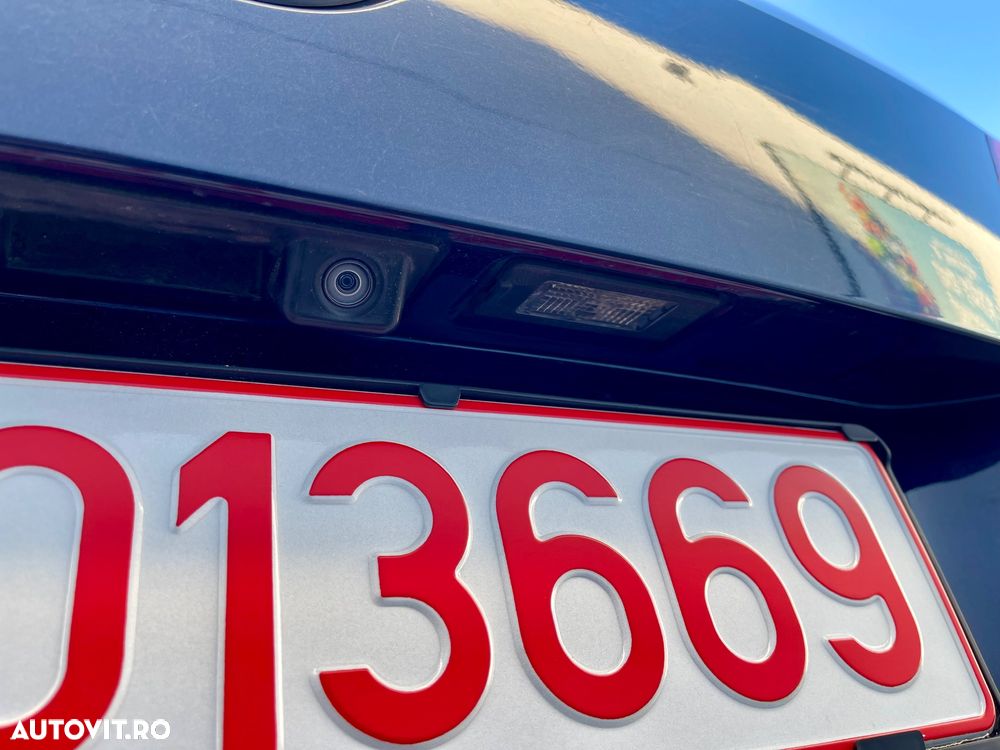 Volkswagen Passat Variant 2.0 TDI 4Motion DPF DSG Highline - 23