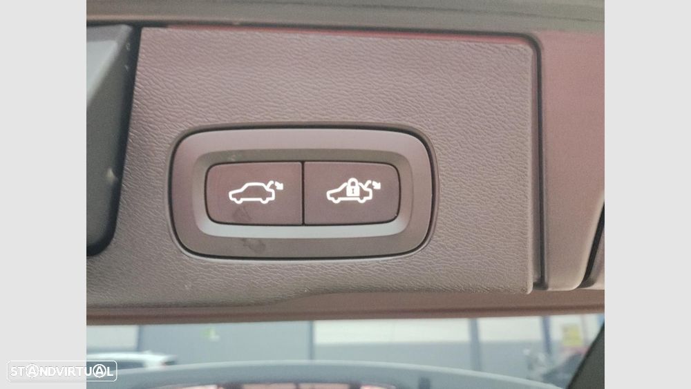 Volvo XC 60 2.0 T6 PHEV Plus Dark AWD - 19