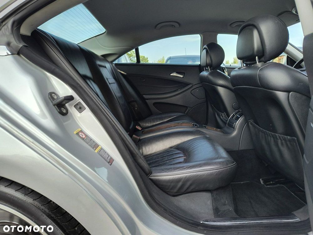 Mercedes-Benz CLS - 24