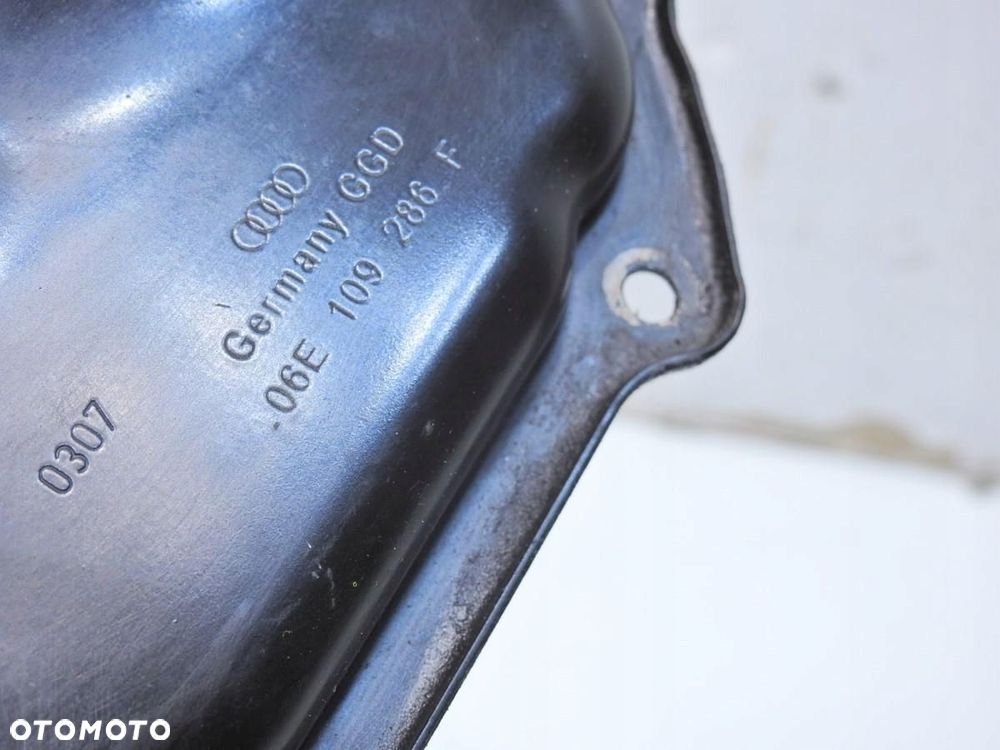 OSŁONA OBUDOWA ROZRZĄDU PRAWA AUDI A6 C6 3.2 FSI 06E109286F - 5