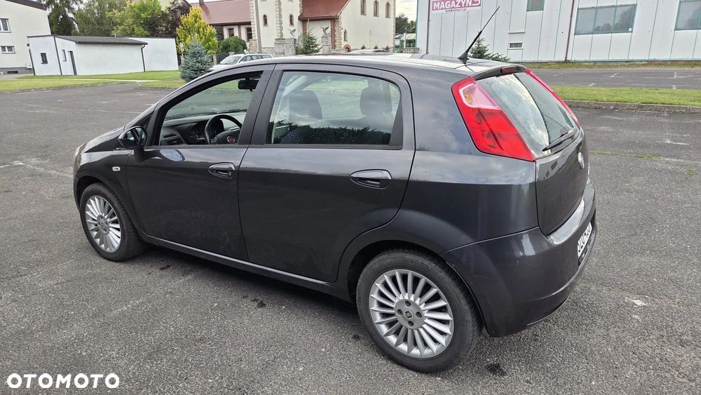 Fiat Punto 1.4 16V Dynamic - 4