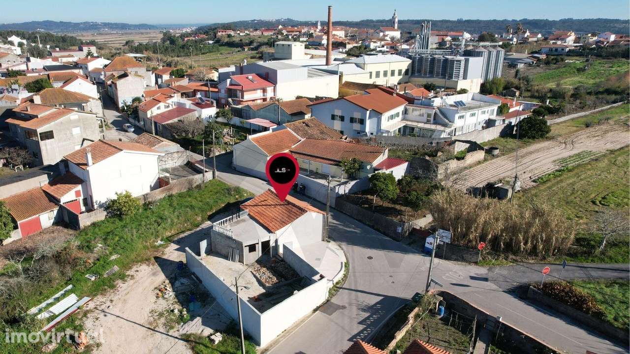 Casa baixa com terreno de 1462m2 em Alqueidão, Figueira da Foz - Grande imagem: 3/33