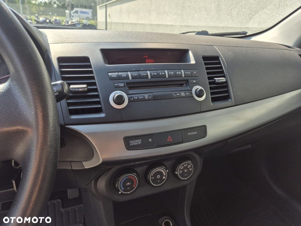 Mitsubishi Lancer - 14