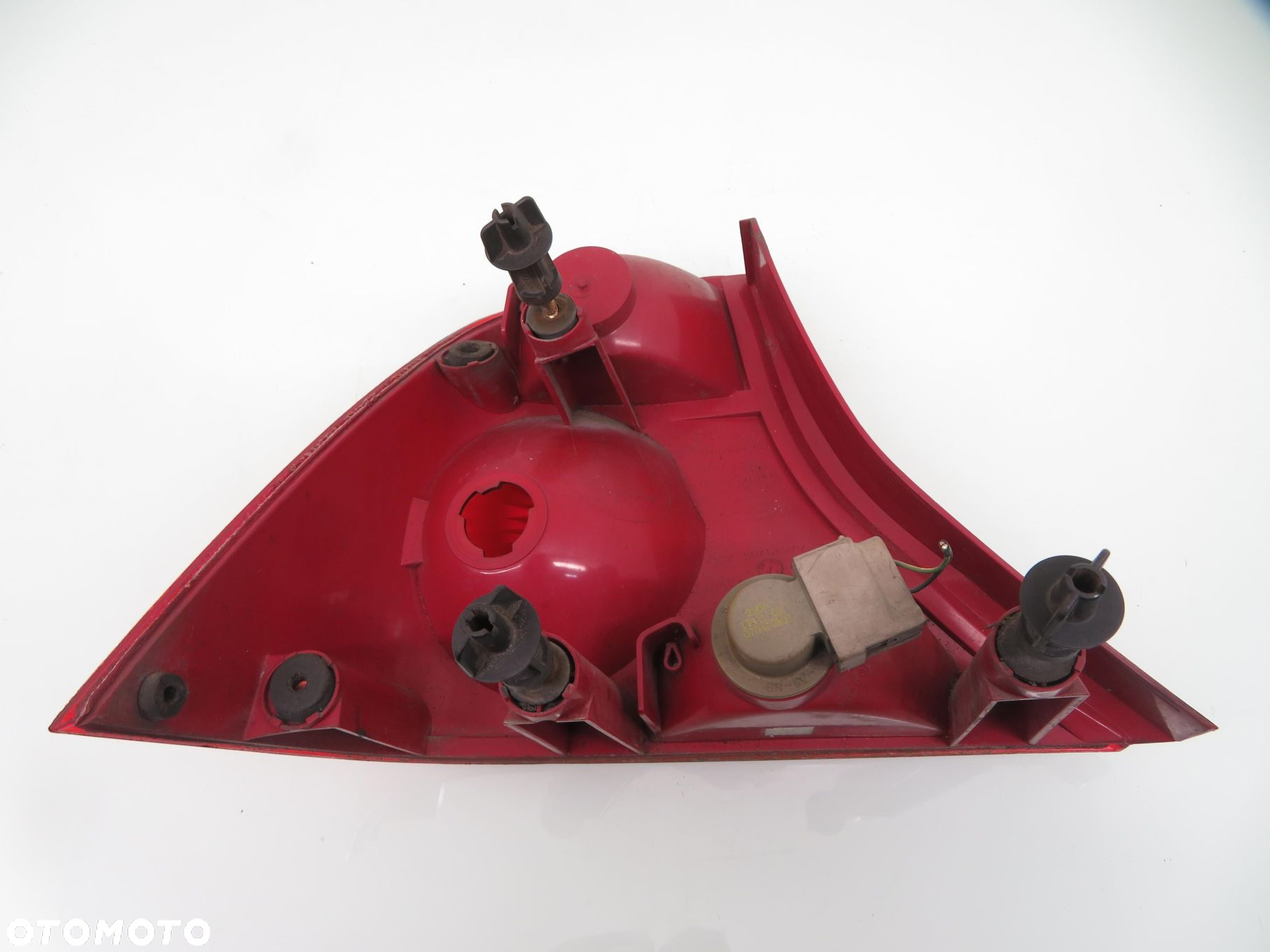 LAMPA PRAWA TYLNA FORD FOCUS MK1 I 1S4X13404BA - 3