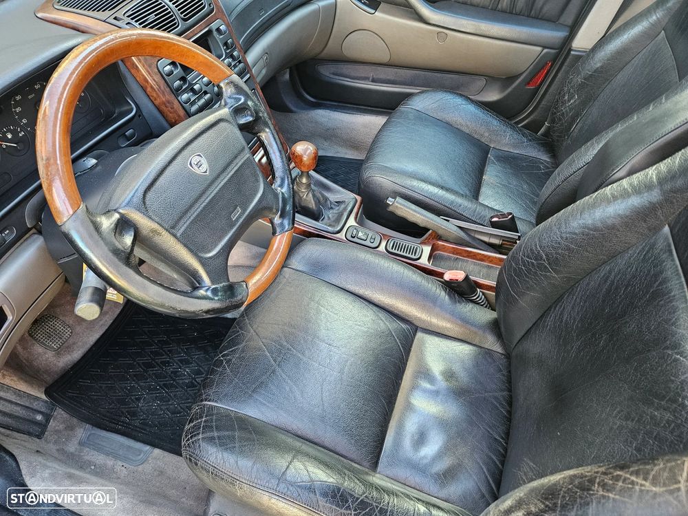 Lancia Kappa SW 2.0 Turbo 16V LX - 11