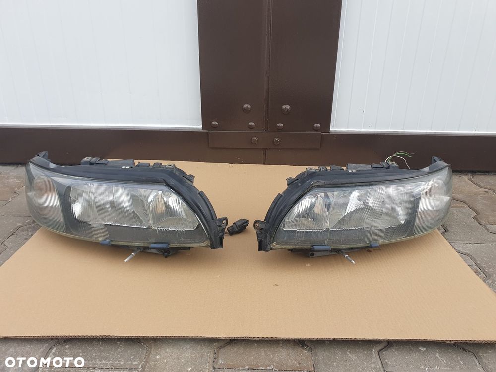 REFLEKTOR P/L  VOLVO V70 II 2 XC70 EUROPA - 1