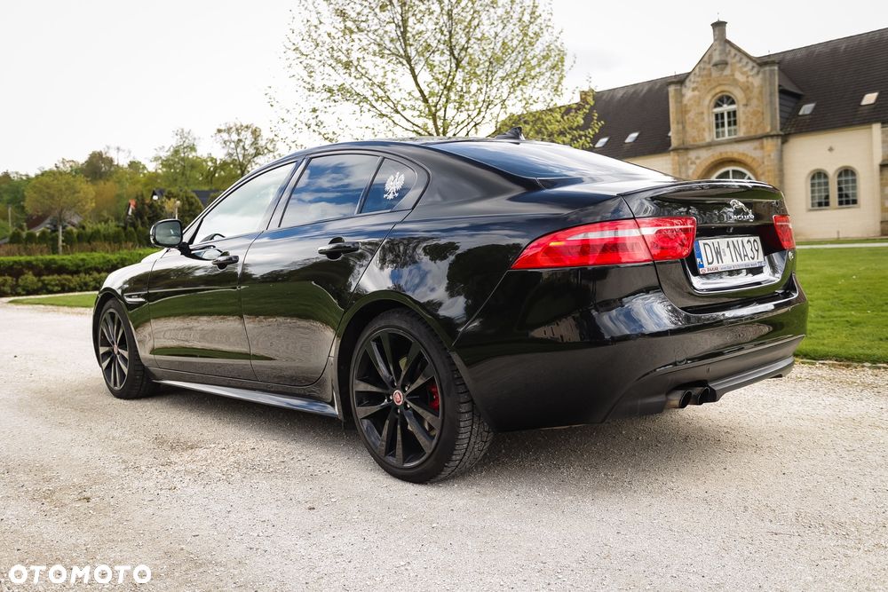 Jaguar XE 20d R-Sport - 10