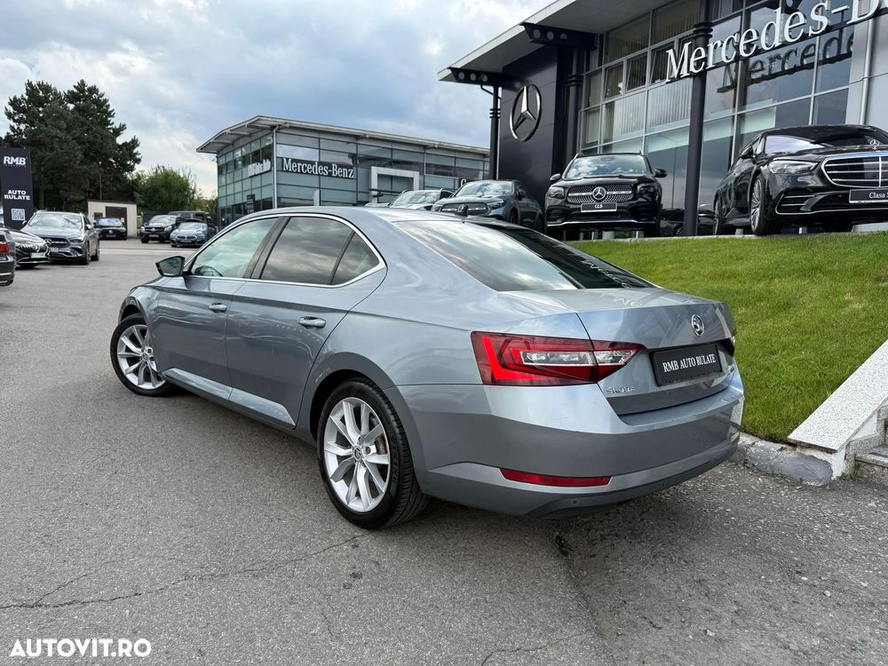 Skoda Superb 2.0 TDI DSG Ambition - 3