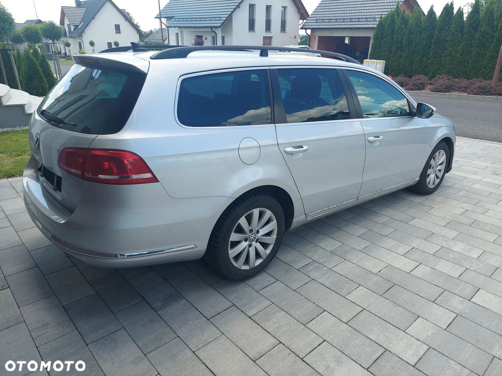 Volkswagen Passat - 4