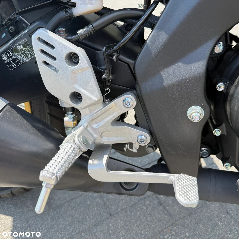 Yamaha XSR - 6
