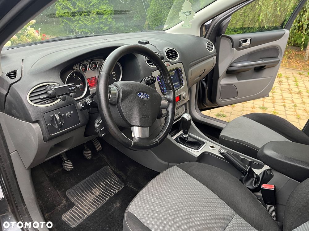 Ford Focus 1.6 Trend - 8