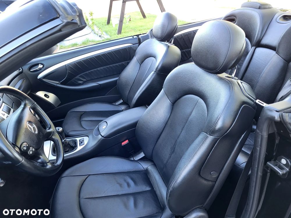 Mercedes-Benz CLK - 22