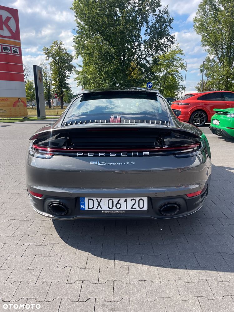 Porsche 911 Carrera 4S - 12