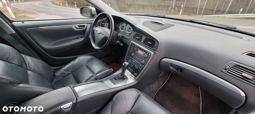 Volvo V70 D5 AWD Summum - 16