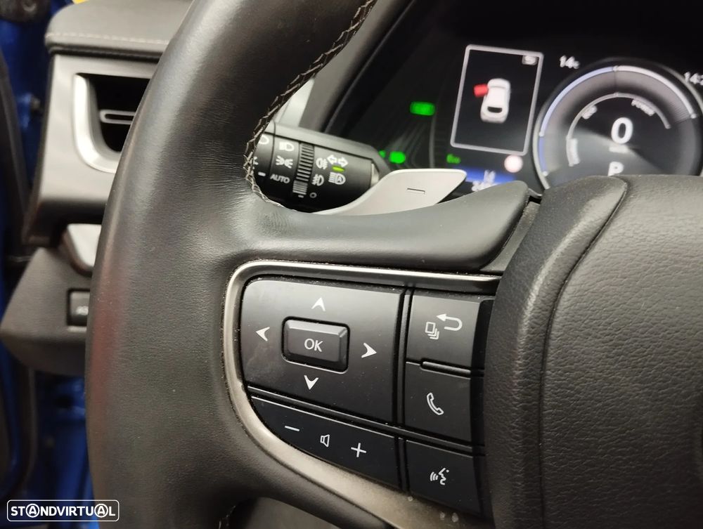 Lexus UX 300e Premium - 25