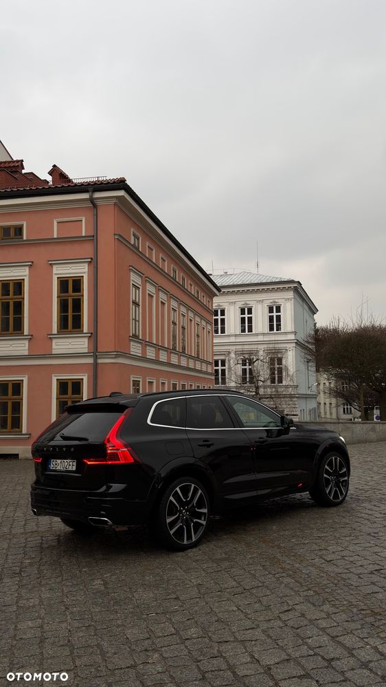 Volvo XC 60 T5 R-Design - 4