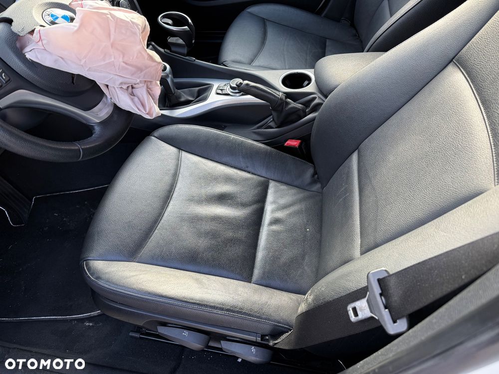 BMW X1 sDrive16d xLine - 13