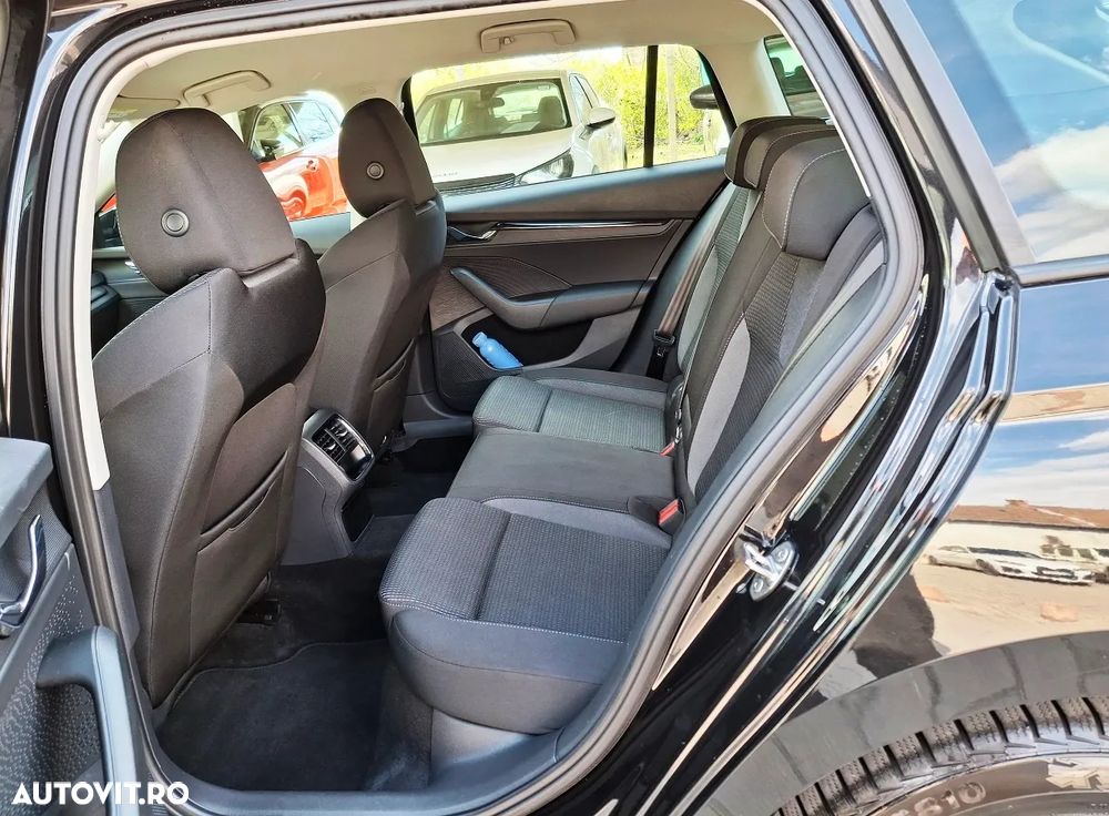 Skoda Octavia 2.0 TDI DSG Ambition - 9