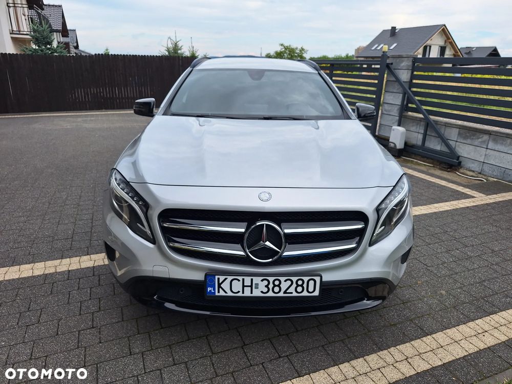 Mercedes-Benz GLA 200 d - 34