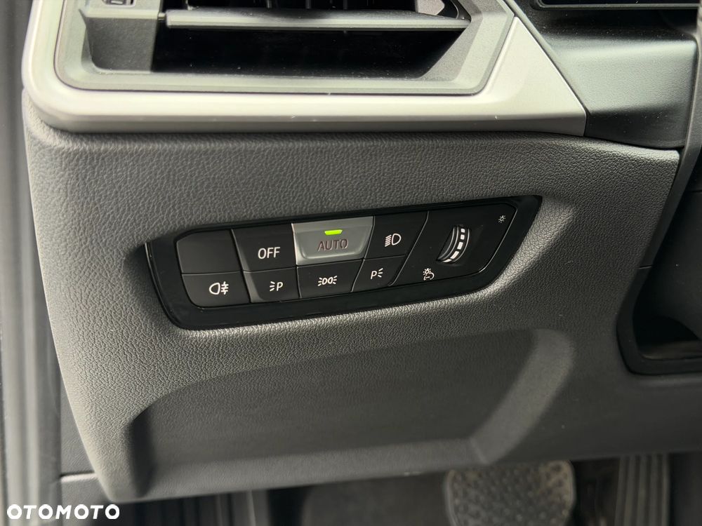 BMW Seria 3 318i M Sport - 18