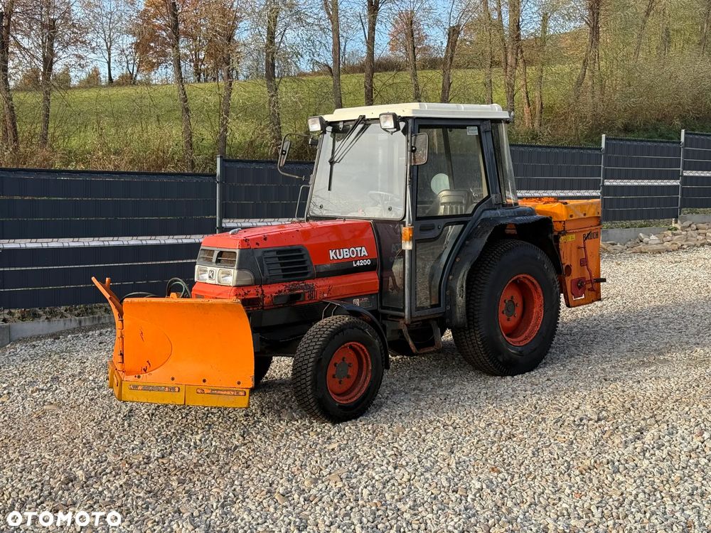 Kubota * Traktor KUBOTA L4200 * 4x4 * Pług Piaskarka * Wałek Przód Tył * Sprowadzony* Zimowe Utrzymanie - 1