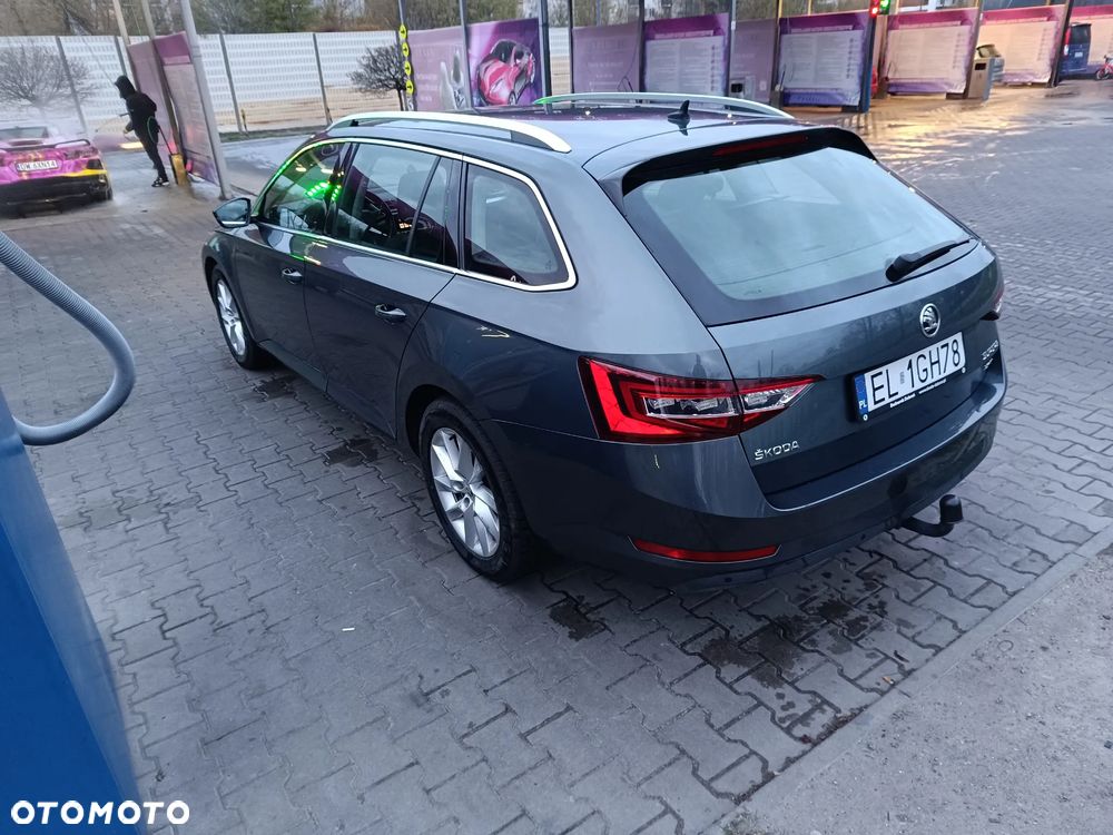 Skoda Superb 2.0 TDI 4x4 Style DSG - 3