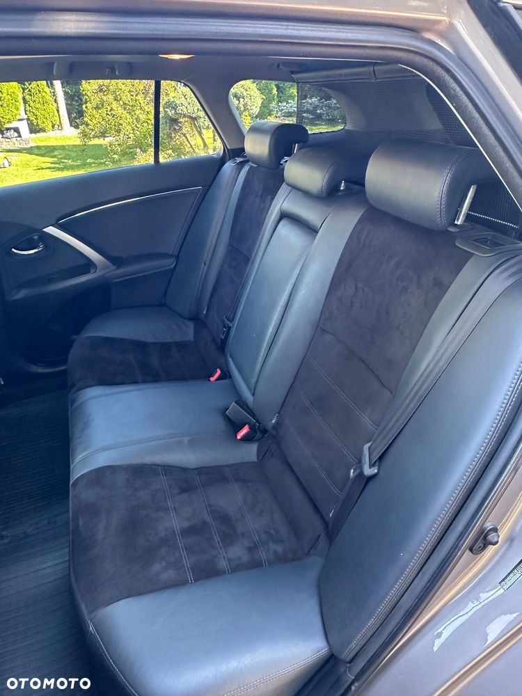 Toyota Avensis 1.8 Comfort - 30